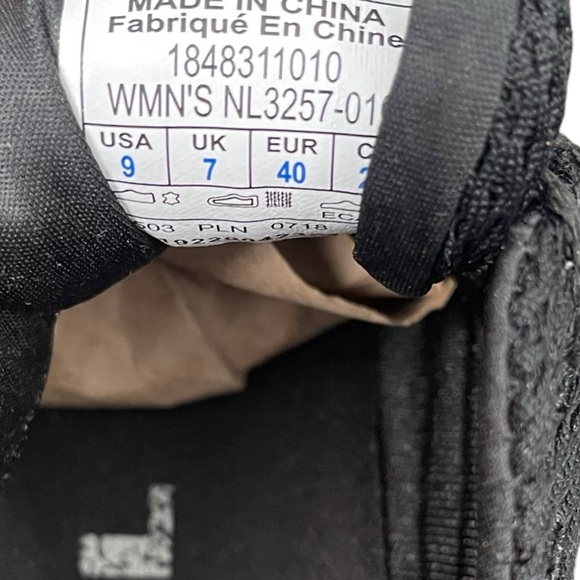 Sorel Out n About lll Plus Waterproof Sneaker Womens Size 9 Black - Picture 6 of 12